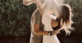处女座男生喜欢一个人的表现：保守而自制