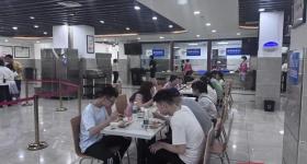 重庆荣昌“赢麻了”的背后，站着三个人