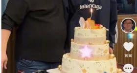 疯狂小杨哥现身王晶70岁生日会，二人此前曾计划拍喜剧电影