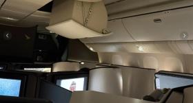 空姐误给3岁男童喝酒 国泰航空致歉并立即启动内部调查