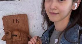 31岁“奶茶妹妹”章泽天晒旅行照