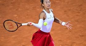 7次交锋首胜萨巴伦卡 郑钦文晋级WTA1000罗马站四强