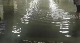 武昌火车站因暴雨被淹，火车站回应：目前积水已经排干净