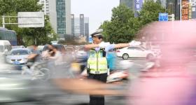 请避开这些易堵时段，端午节安全出行提示→