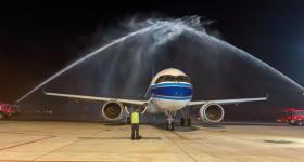 C919完成支线机场商业首航 正式亮相国内支线机场
