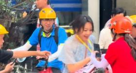 多名网友在深圳偶遇闫妮拍戏：真人看上去很亲切