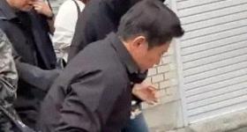 周杰伦近日状态曝光，背稍显佝偻，好友曝光曾患强直性脊柱炎