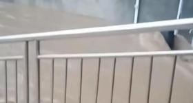 湖南一小区车库被淹 4名业主失联