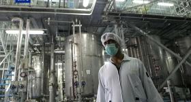 伊朗9名核科学家睡觉时，被“特殊武器”暗杀