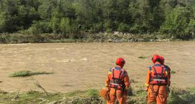 河南西峡强降雨引发山洪 超800人投入抢险救援