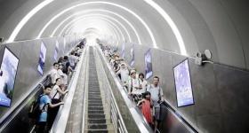 “窝囊旅游三件套”，为什么让年轻人着迷？