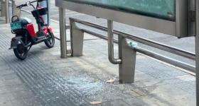 长沙公交候车亭玻璃热爆了？运营单位回应：确与高温有关