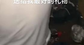 暴雨致重庆多高校被淹:寝室变泳池,校方用沙袋挡水