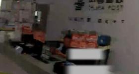 警察：快，把我备注成你儿子