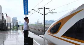 高铁“招手即停”？司机：这题我来！