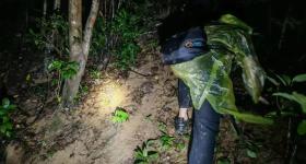 游客台风天爬山被困，解救后每人被罚5000元！