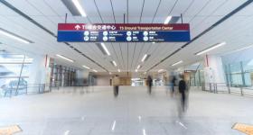 西安咸阳机场有人坠楼砸到清洁工？多方回应