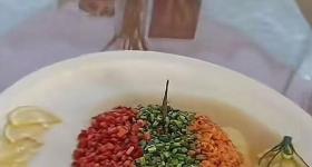 全家花96万坐熊猫专列，餐食与宣传不符？涉事旅行社回应