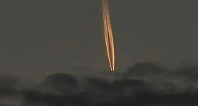 武汉天空有巨大流星坠落？市民目击全过程