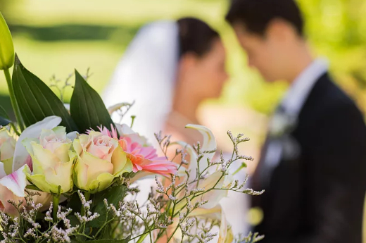 2023年农历腊月适合哪天举行婚礼 结婚幸福的吉日